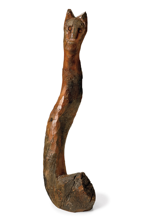 [José Bezerra] Buíque – PE, 1952 <br><i>Cabeça de Cobra</i><br> escultura em madeira<br> 85 × 25 × 20 cm, 2008<br> Cortesia Galeria Estação, São Paulo - SP