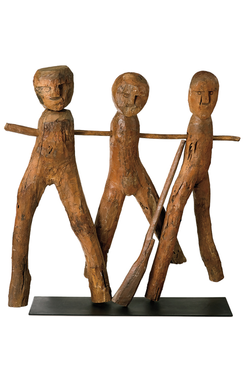 [José Bezerra] Buíque – PE, 1952<br><i> Homens Sertanejos</i><br> escultura em madeira<br> 117 × 115 × 40 cm, 2008<br> Cortesia Galeria Estação, São Paulo - SP